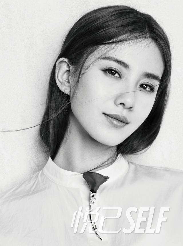 刘诗诗登《悦己SELF》杂志封面 简约干练酷劲十足