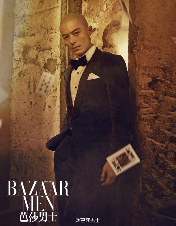 霍建华光头形象登《芭莎男士》12月刊封面