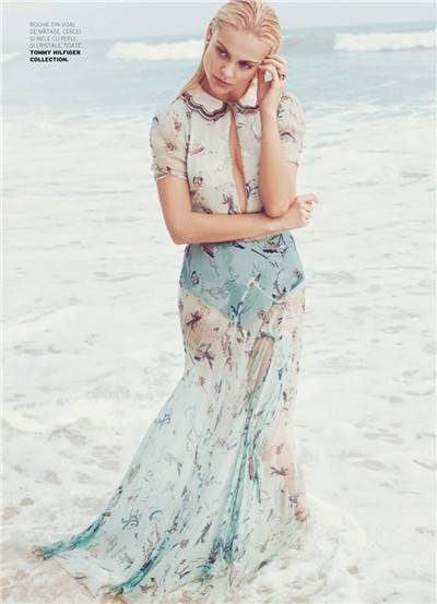 超模Viktoriya Sasonkina登《ELLE》11月杂志封面