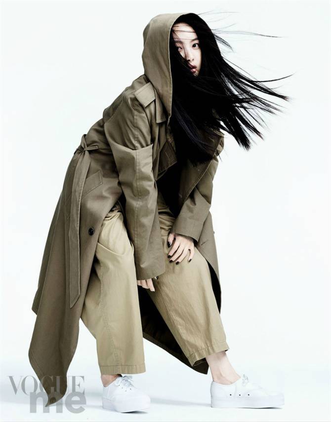 宋茜《VogueMe》杂志摄影高清图片 眼神凌厉攻力十足