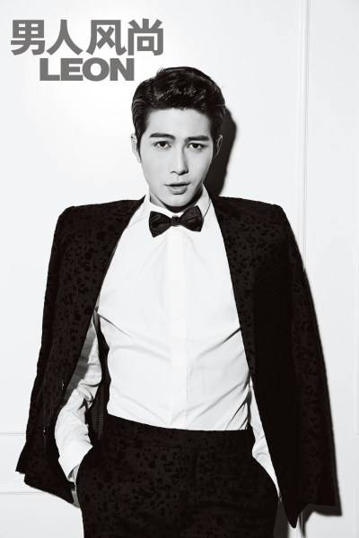 陈学冬杂志黑白复古大片 化身名门&ldquo;贵公子&rdquo;