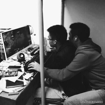 搞笑内涵图之喵星人:我仿佛闻到了小鱼干的味道