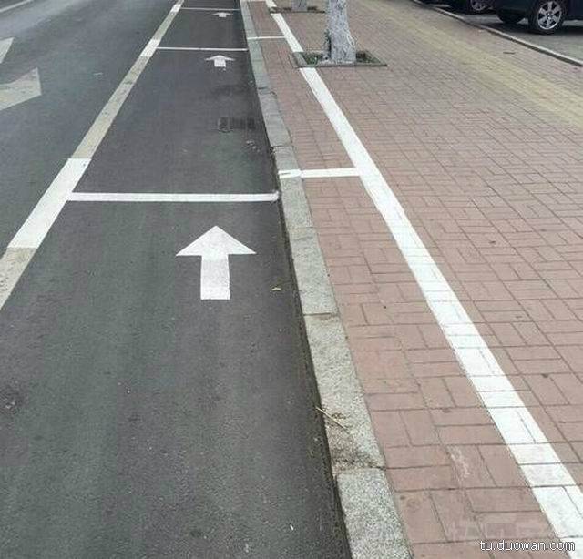 邪恶内涵图片之你第一眼是先看哪里？