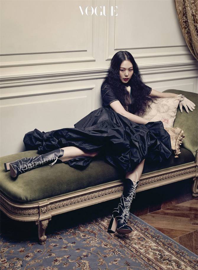 河正宇金敏喜登韩国版《VOGUE》杂志六月刊封面