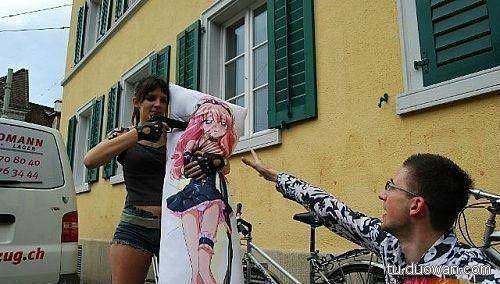 邪恶内涵图片之你第一眼是先看哪里？