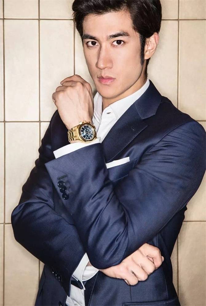 《时装男士》六月刊 李治廷时尚穿着诠释独特武林哲学