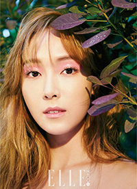 Jessica郑秀妍拍摄美妆大片 风格迥异明艳动人”