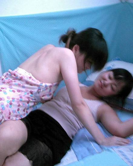 女生恶搞图片 放开她让我来