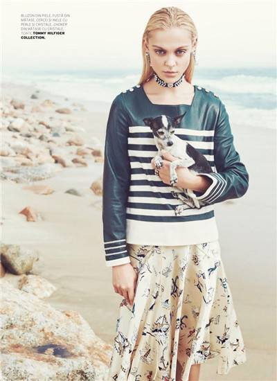 超模Viktoriya Sasonkina登《ELLE》11月杂志封面