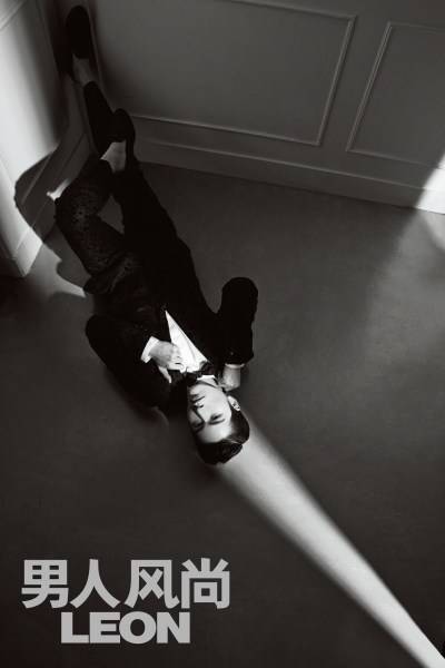 陈学冬杂志黑白复古大片 化身名门&ldquo;贵公子&rdquo;