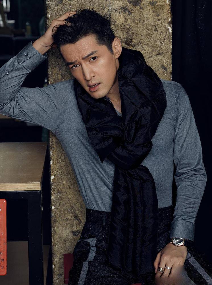 胡歌封面杂志图片 这痞帅的气质简直挡不住！