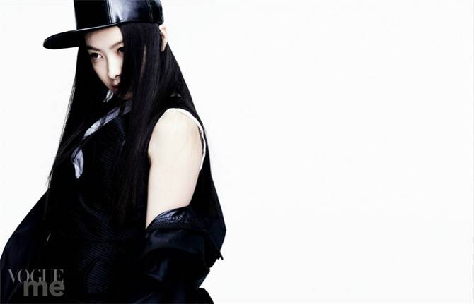 宋茜《VogueMe》杂志摄影高清图片 眼神凌厉攻力十足