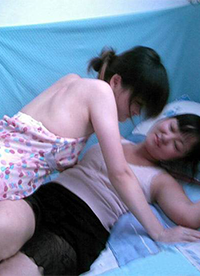 女生恶搞图片 放开她让我来