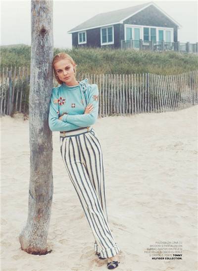 超模Viktoriya Sasonkina登《ELLE》11月杂志封面