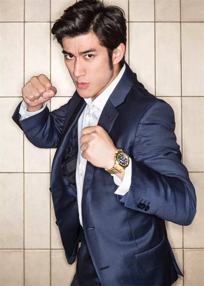 《时装男士》六月刊 李治廷时尚穿着诠释独特武林哲学