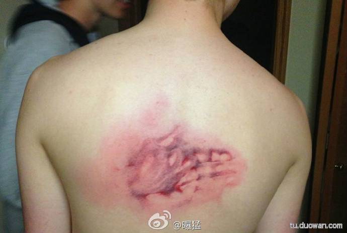 邪恶内涵图片之你第一眼是先看哪里？