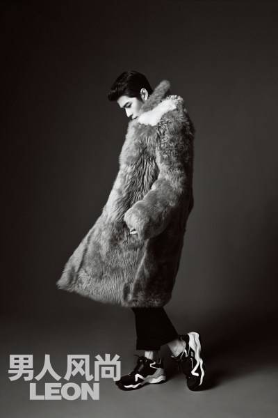 陈学冬杂志黑白复古大片 化身名门&ldquo;贵公子&rdquo;