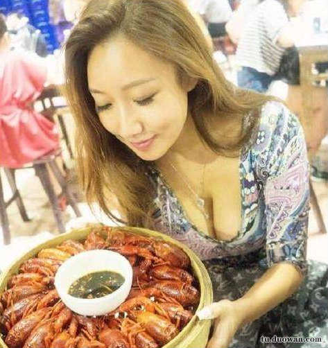 搞笑内涵图之喵星人:我仿佛闻到了小鱼干的味道