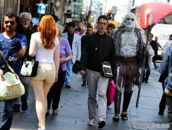 邪恶内涵图片之你第一眼是先看哪里？