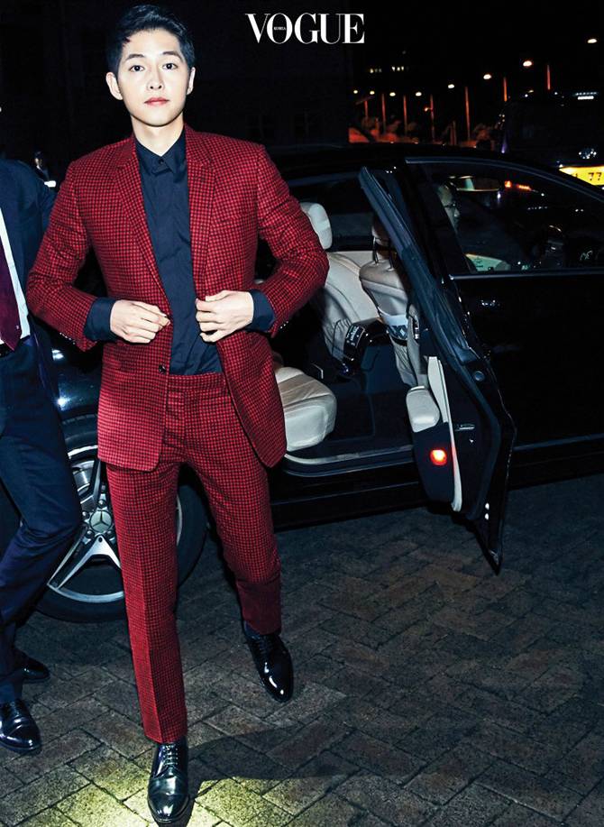 宋仲基《VOGUE》时尚大片花絮照 教你如何禁欲撩妹