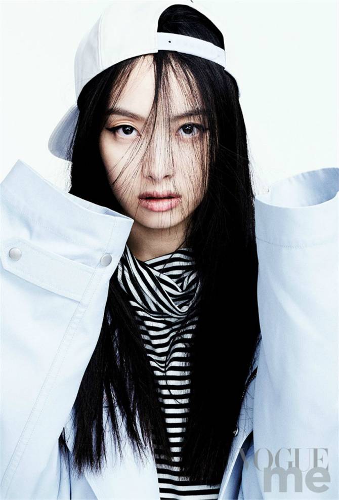 宋茜《VogueMe》杂志摄影高清图片 眼神凌厉攻力十足