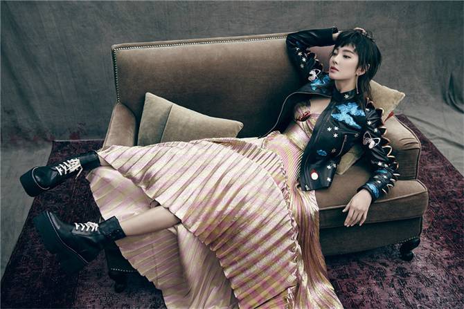 “女神”张雨绮性感演绎另类时尚登《悦己》杂志封面