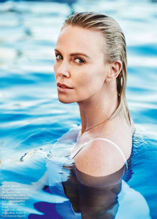 查理兹&middot;塞隆性感优雅登《ELLE》封面 演绎法式浪漫