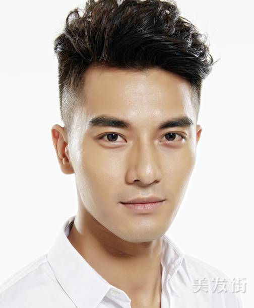 男生成熟发型自然利落尽显绅士范儿