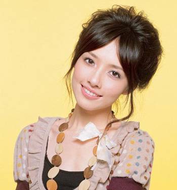 简单淑女发型 清新时尚更为你增加人气