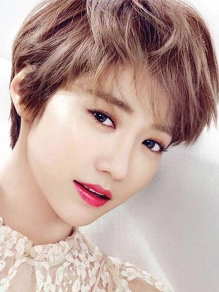 高俊熙短发时尚造型 帅气中又不失温柔