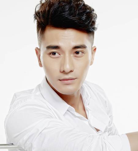 男生成熟发型自然利落尽显绅士范儿