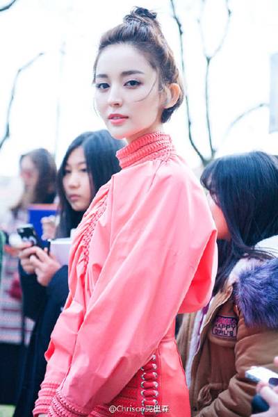 古力娜扎发型图片欣赏 俏皮清纯的短发丸子头