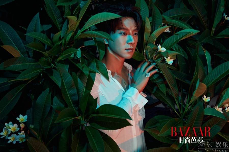 黄致列时尚大片写真照 肌肉猛男展现野性魅力