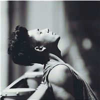 欧美成熟男生魅力头像图片