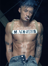 余文乐肌肉线条好man 脱了衣服大玩诱惑”