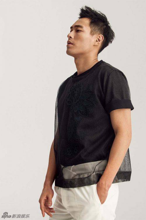 台湾演员杨佑宁肌肉写真 健硕身材男人味UP