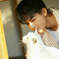 QQ个性阳光型男头像 爱动物的暖男