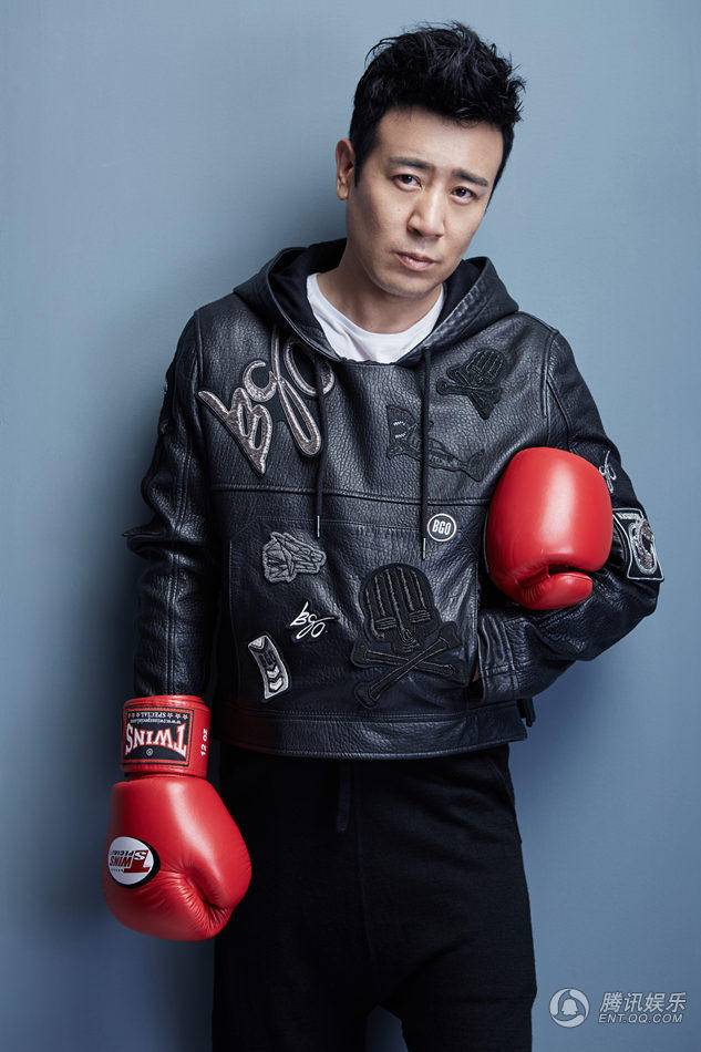 演员于和伟写真化身拳击手 青春活力霸气迷人