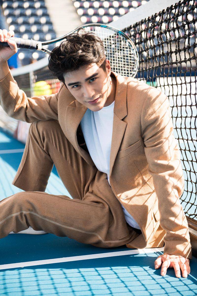 &ldquo;小鲜肉&rdquo;明星姜潮网球写真图片 变身运动型男