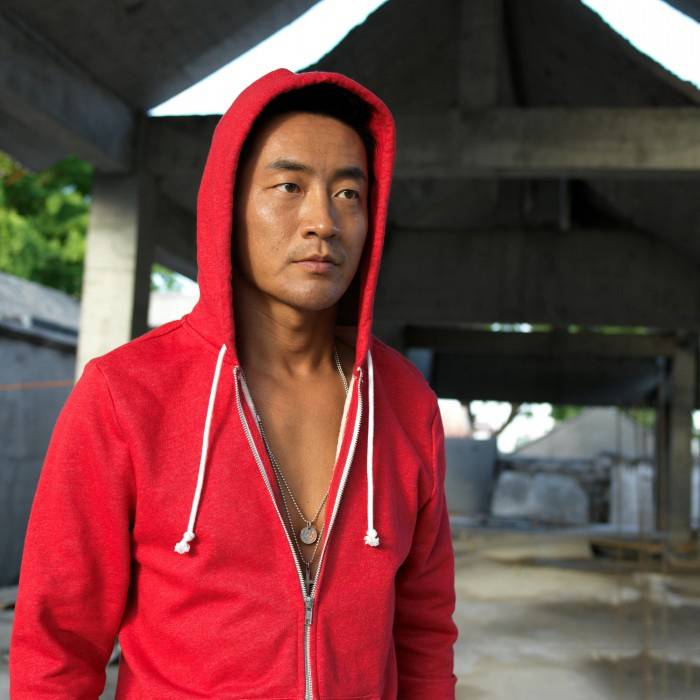 演员霍亚明最新写真 秀健硕肌肉运动力爆表