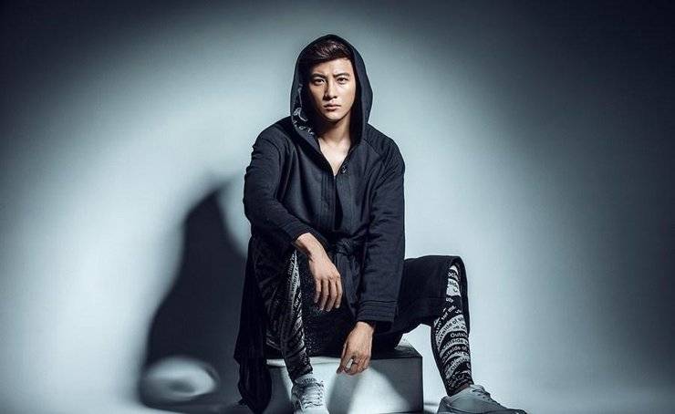 主持人大左运动系写真 百变风格诠释双面性格