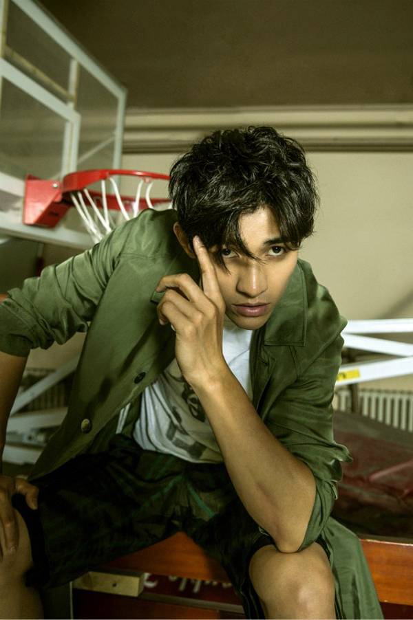 &ldquo;双面男神&rdquo;李子峰帅气运动时尚大片