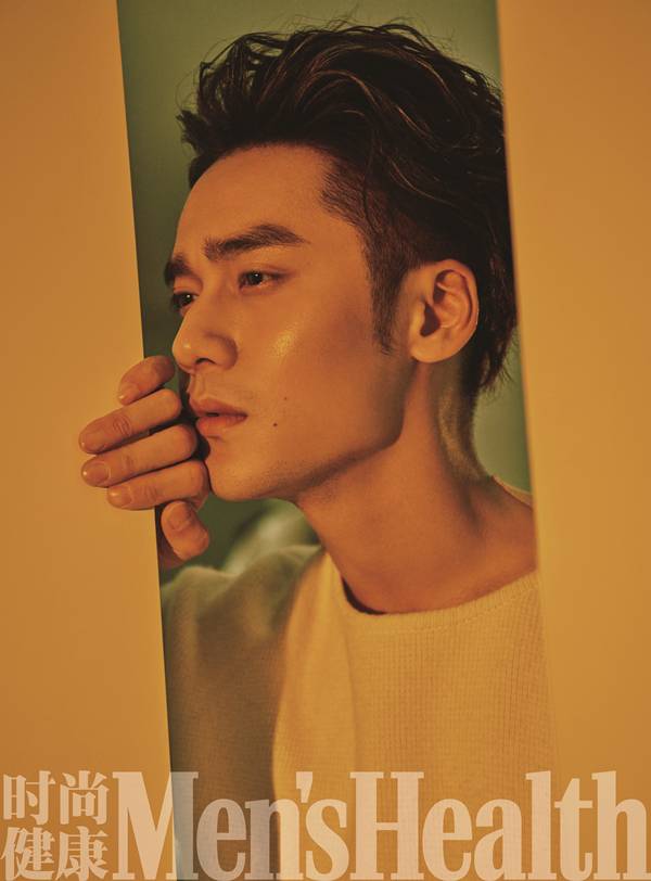蒋劲夫最新杂志写真大片 健硕肌肉眼神撩人