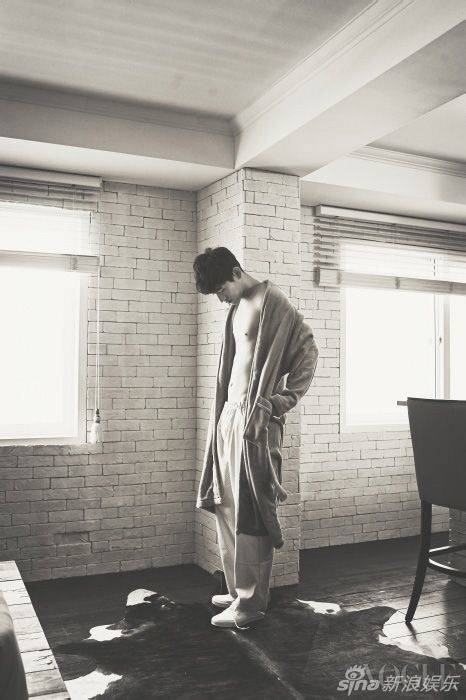 韩国男星金泰焕肌肉写真 大秀身材引迷妹舔屏