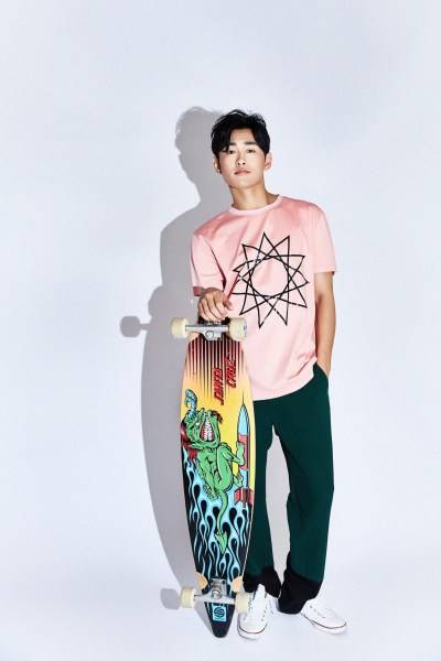 演员王彦霖运动写真曝光 休闲简约尽显帅气动感