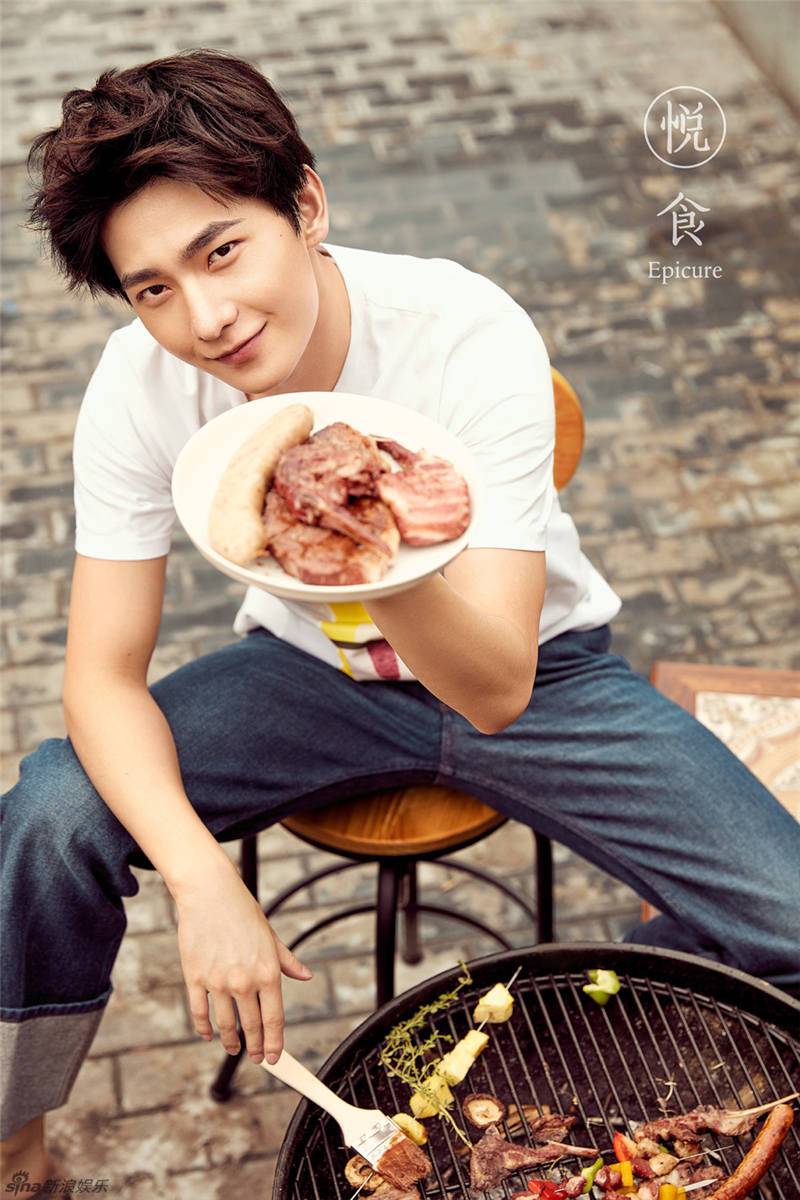 杨洋治愈系写真曝光 休闲惬意极具别样魅力