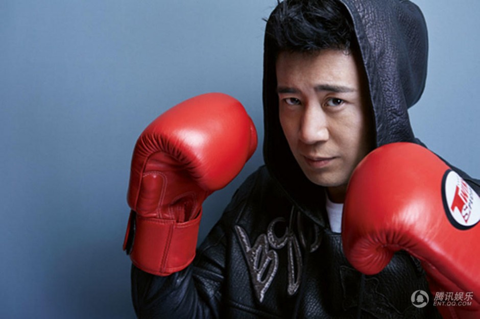 演员于和伟写真化身拳击手 青春活力霸气迷人