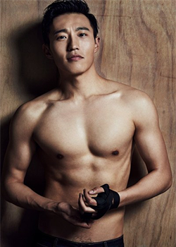 演员王森肌肉写真曝光 阳光少年气息十足