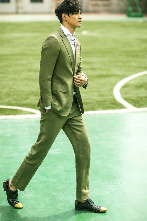 &ldquo;双面男神&rdquo;李子峰帅气运动时尚大片