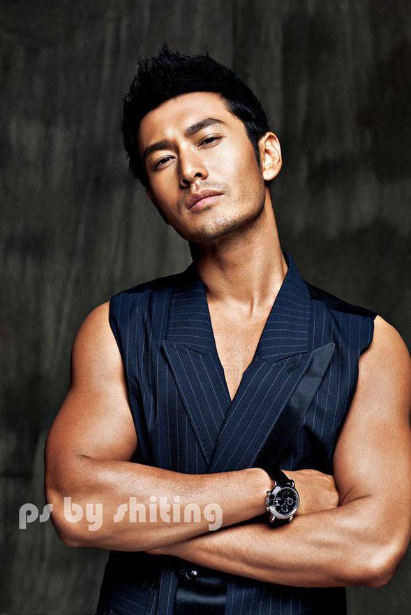 黄晓明半裸肌肉照 尽显型男魅力